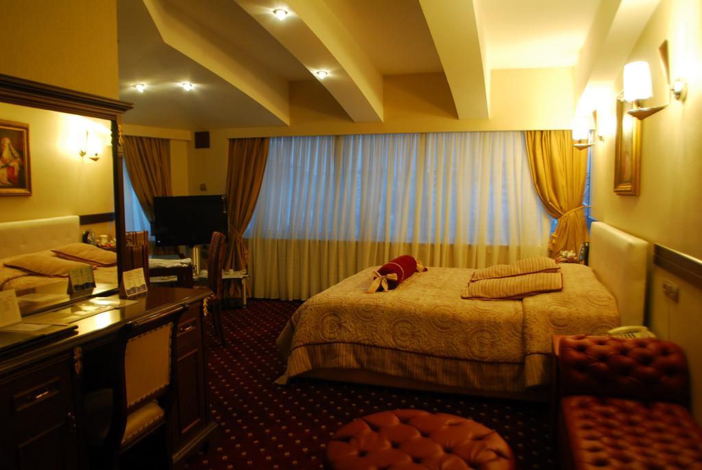 Adana Erten Hotel Eksteriør bilde