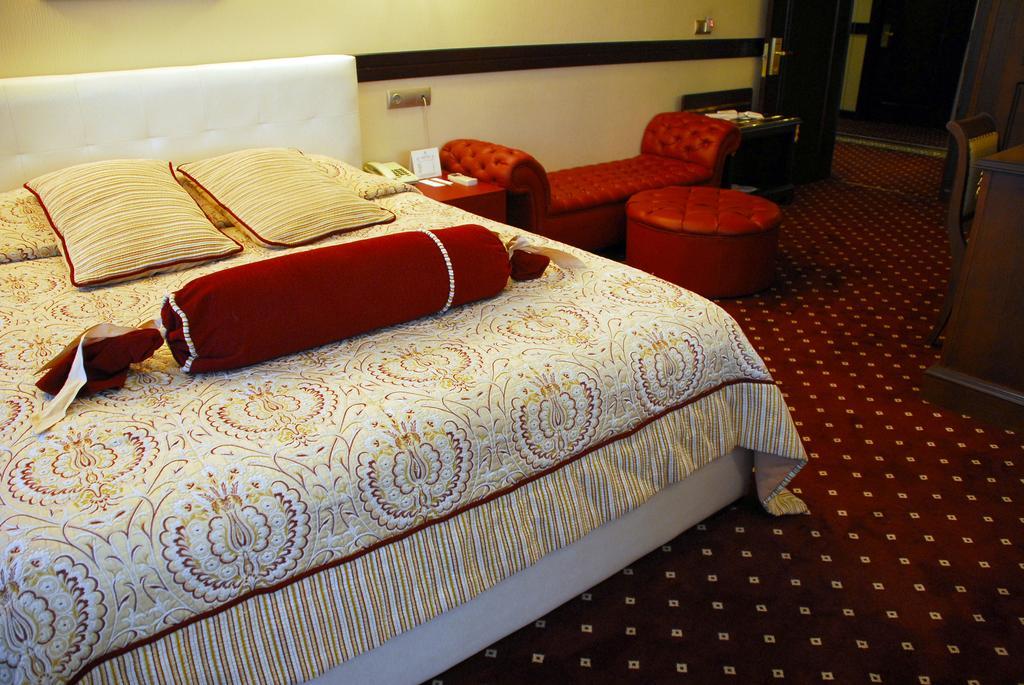 Adana Erten Hotel Eksteriør bilde
